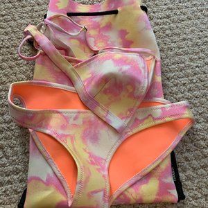 🌟NEVER WORN🌟Triangl Tie Dye Bikini - NWOT